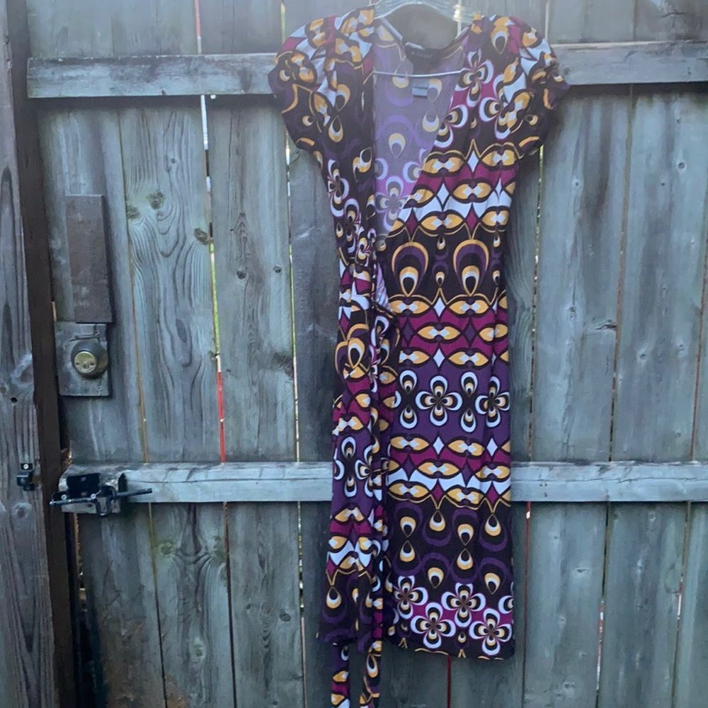B. Smart wrap dress sz. 4
